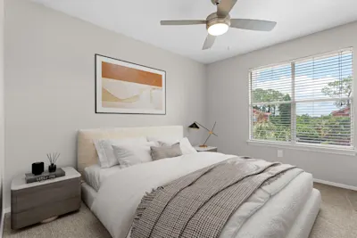 Naples - 2 Bed 1 Bath - Bedroom 2