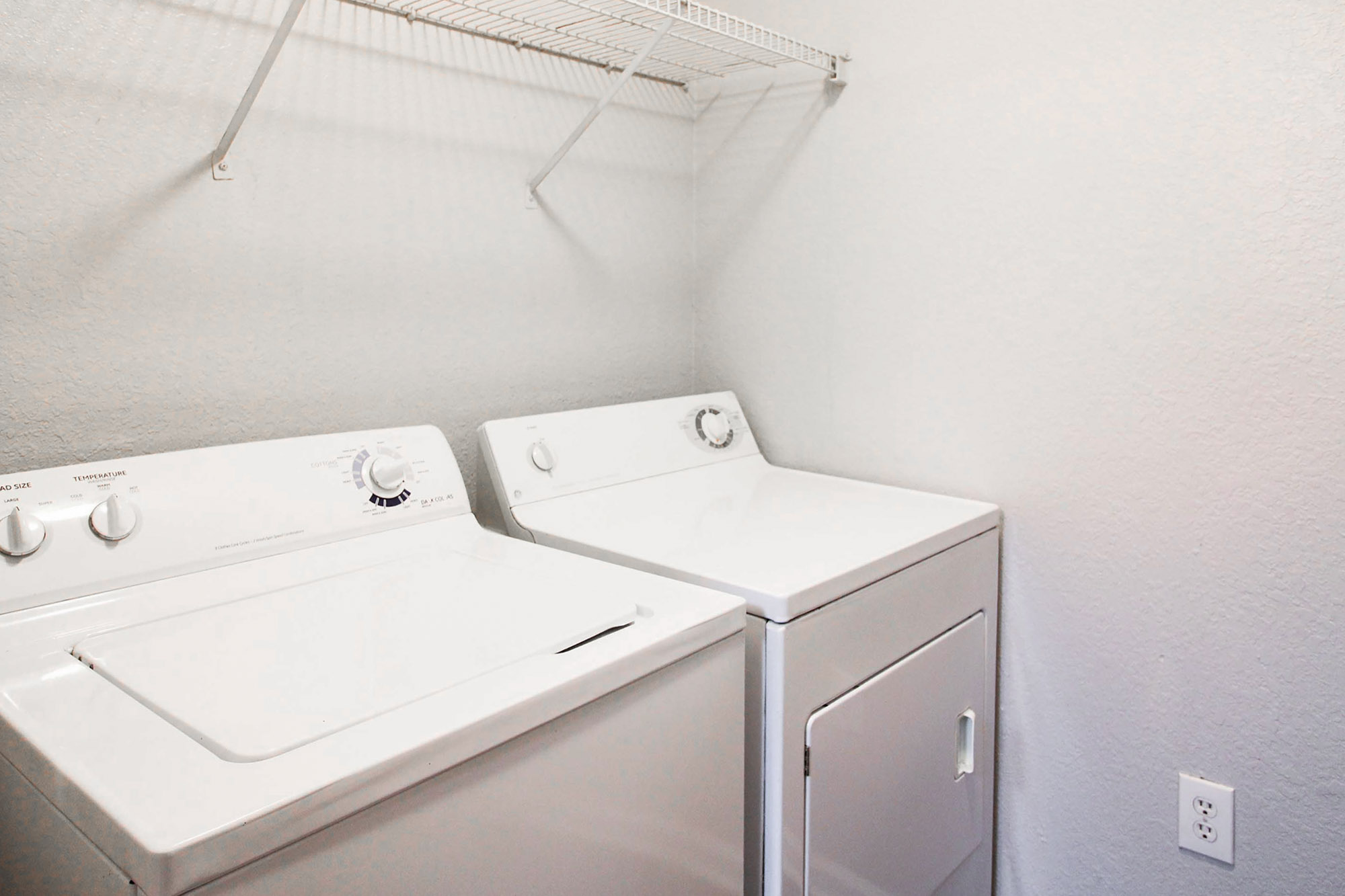 Pantera - 2 Bed 2 Bath - In-Unit Laundry