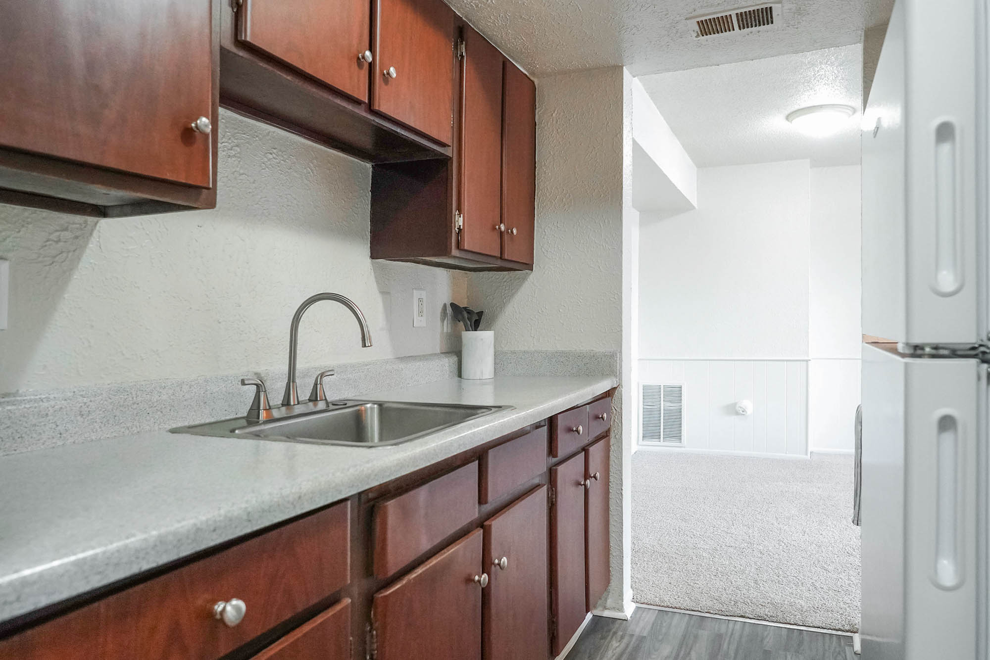 Allen - 2 Bed 1 Bath - Kitchen