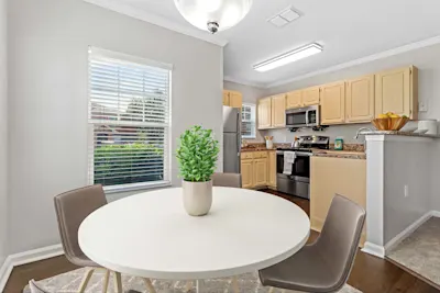 Oca - 2 Bed 2 Bath - Dining Room
