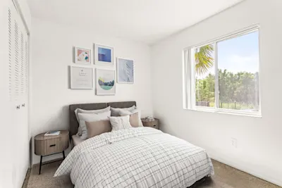 George - 2 Bed 2 Bath - Bedroom
