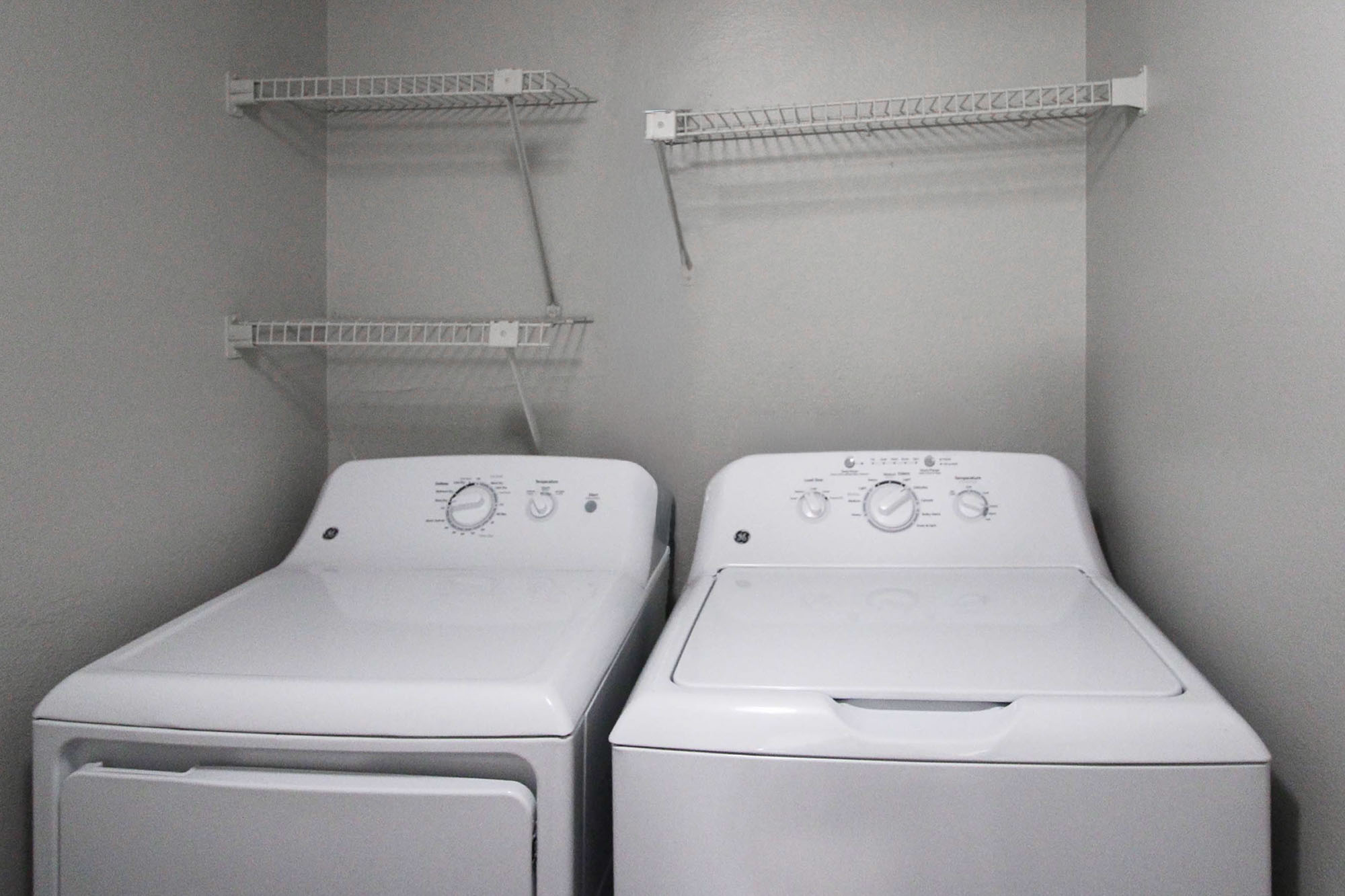 The Briercliff - 1 Bed 1 Bath - In-Unit Laundry