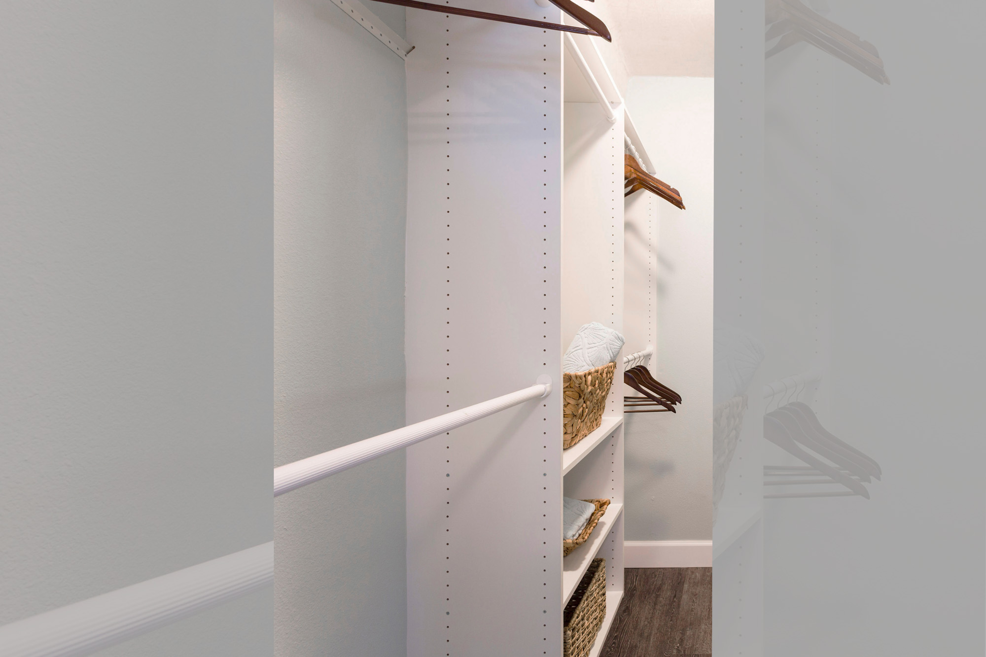 Blue Flag - 1 Bed 1 Bath - Primary Closet