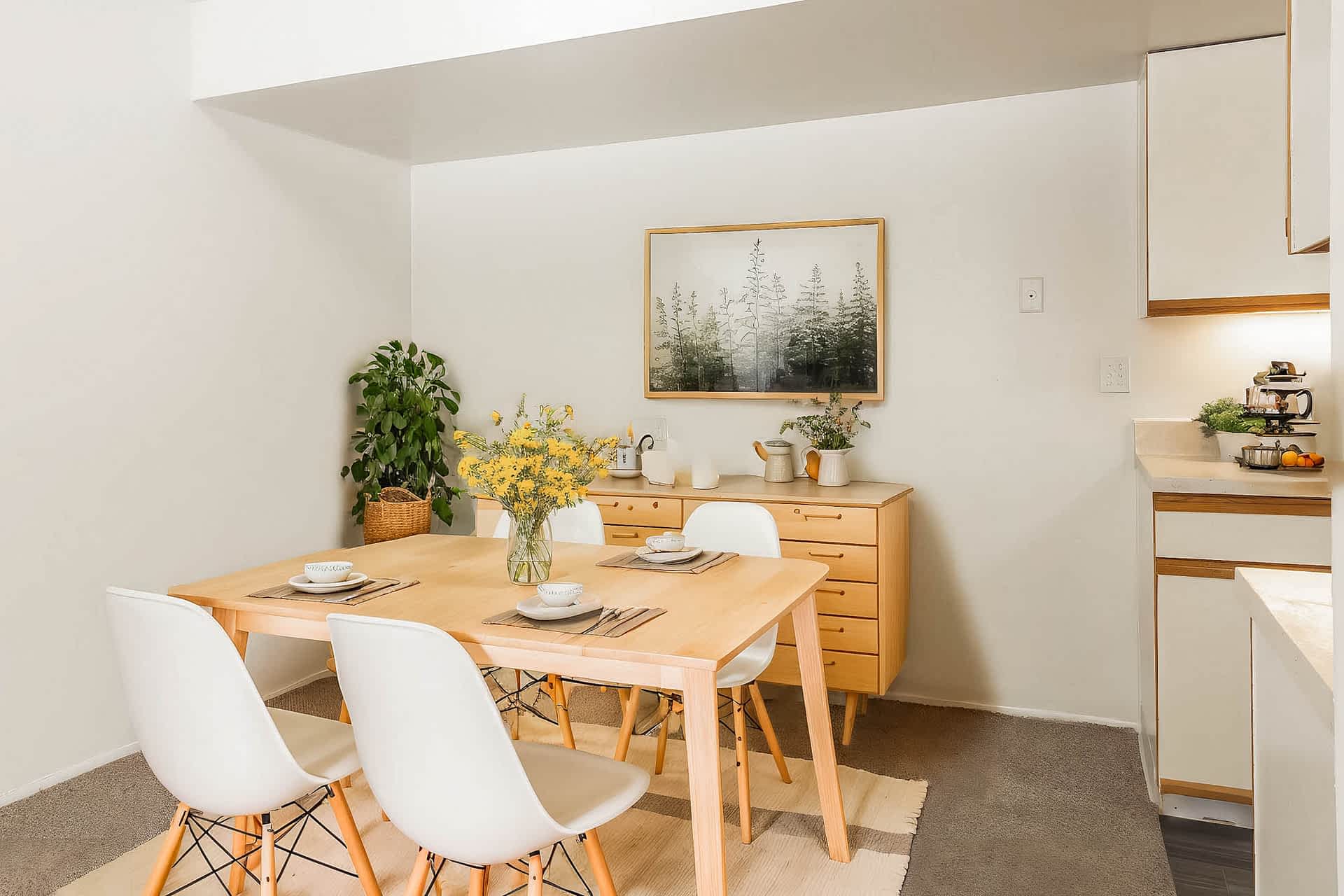 Drummond - 2 Bed 1.5 Bath - Dining Room