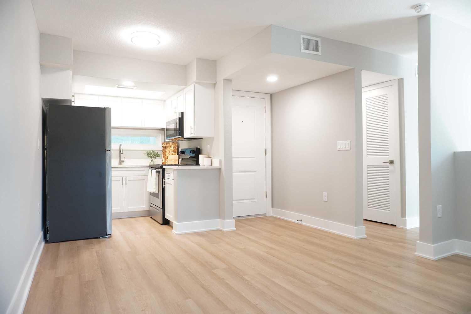 Media Gallery for Azure Winter Park apartments in Winter Park, Florida