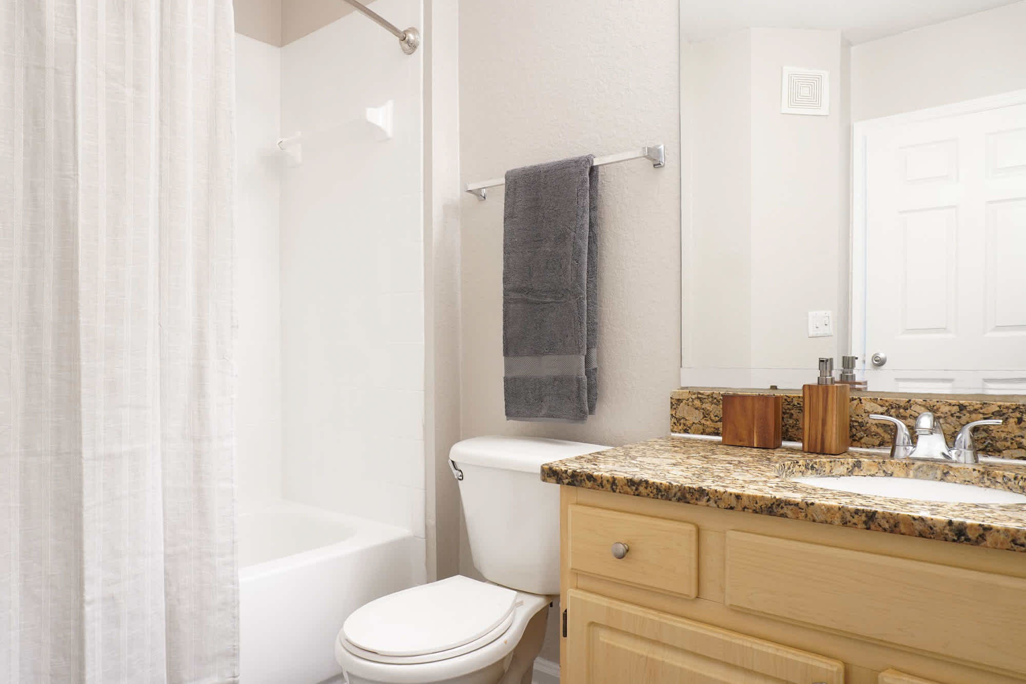 Tartuca - 3 Bed 2 Bath - Bathroom