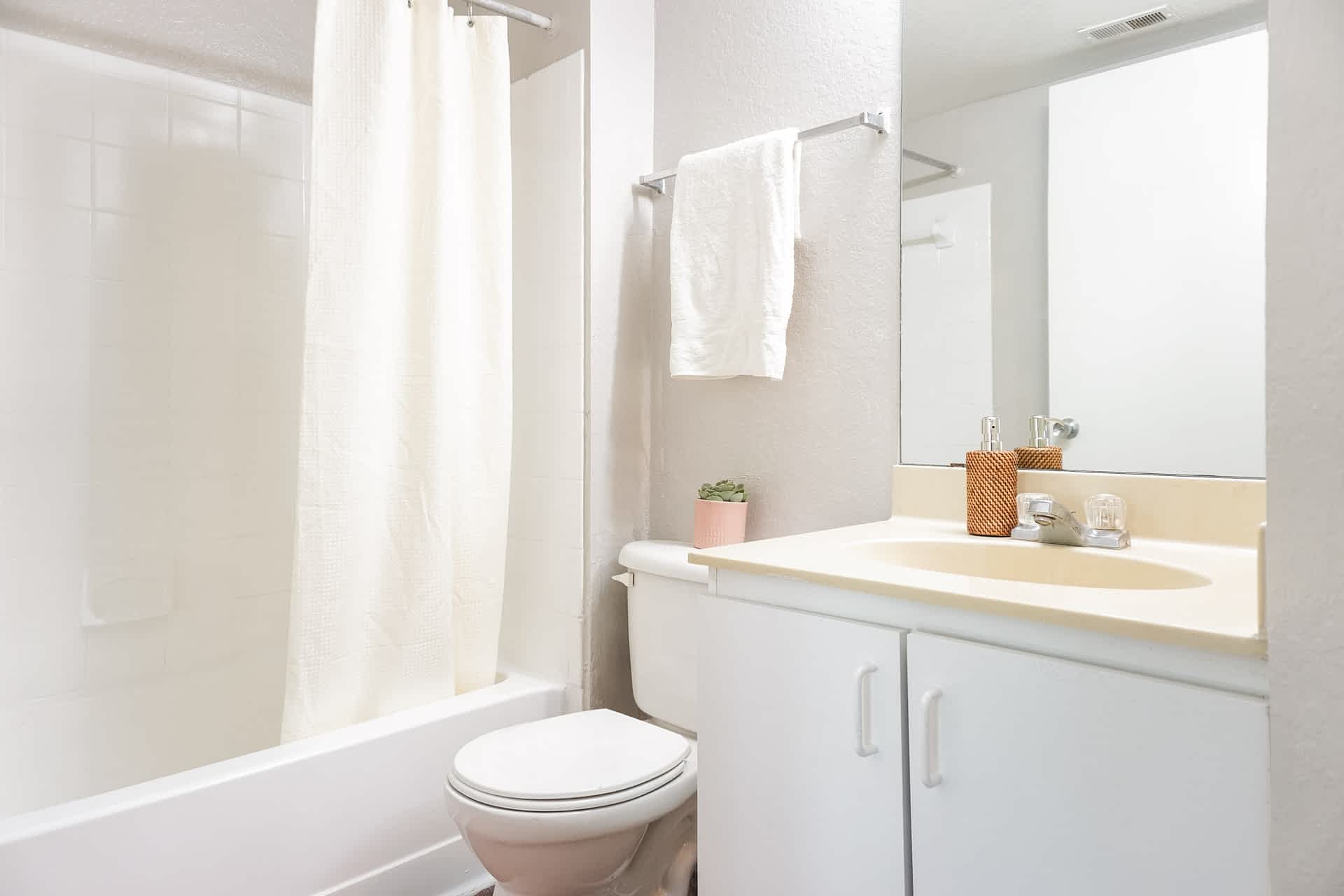 Monte Capello - 3 Bed - 2 Bath - 1070 Sq. Ft.