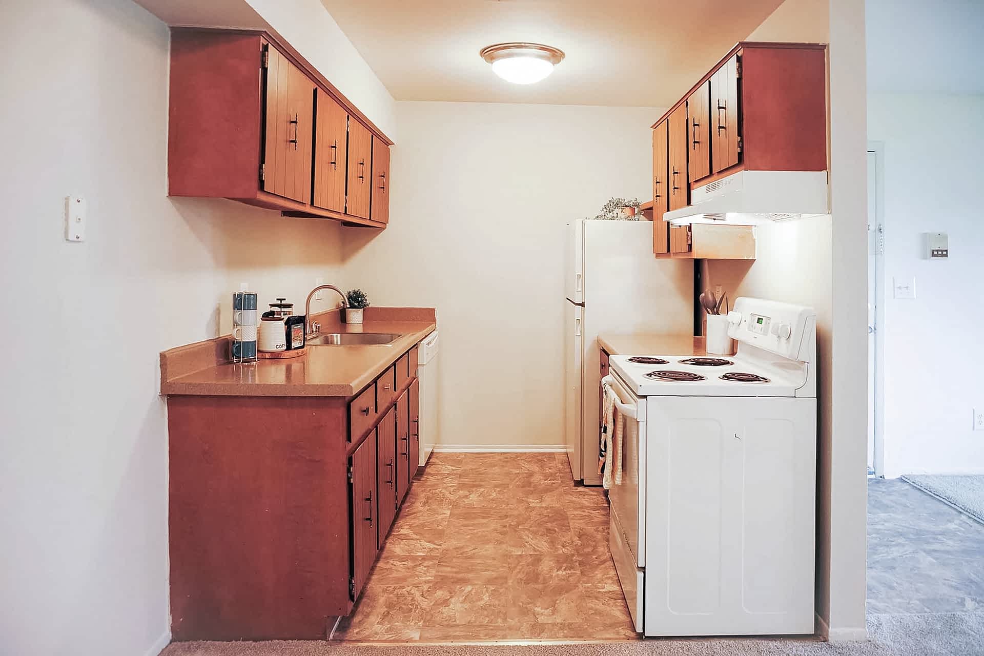 Bay City - 1 Bed 1 Bath - Kitchen