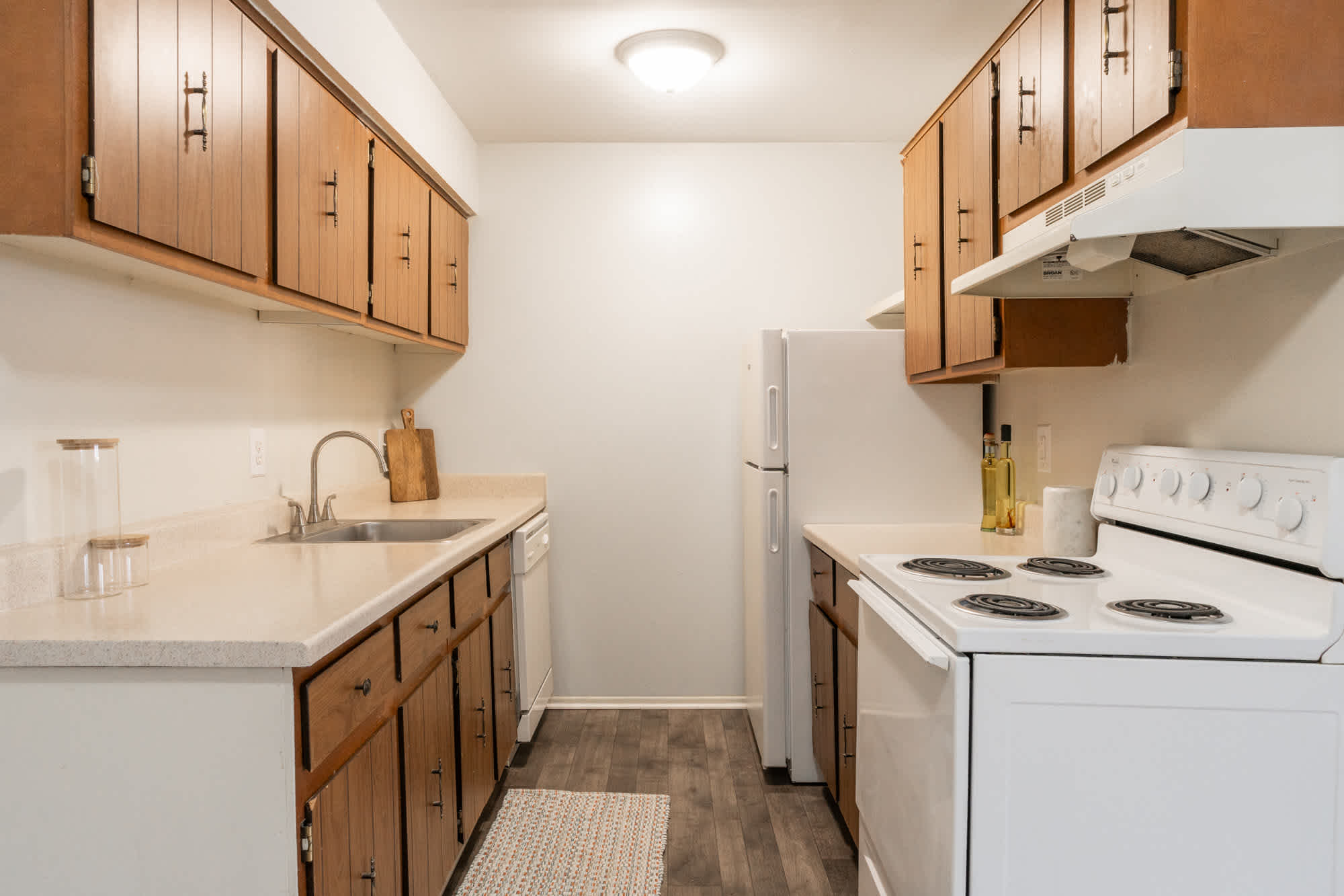 Bay City - 1 Bed 1 Bath - Kitchen