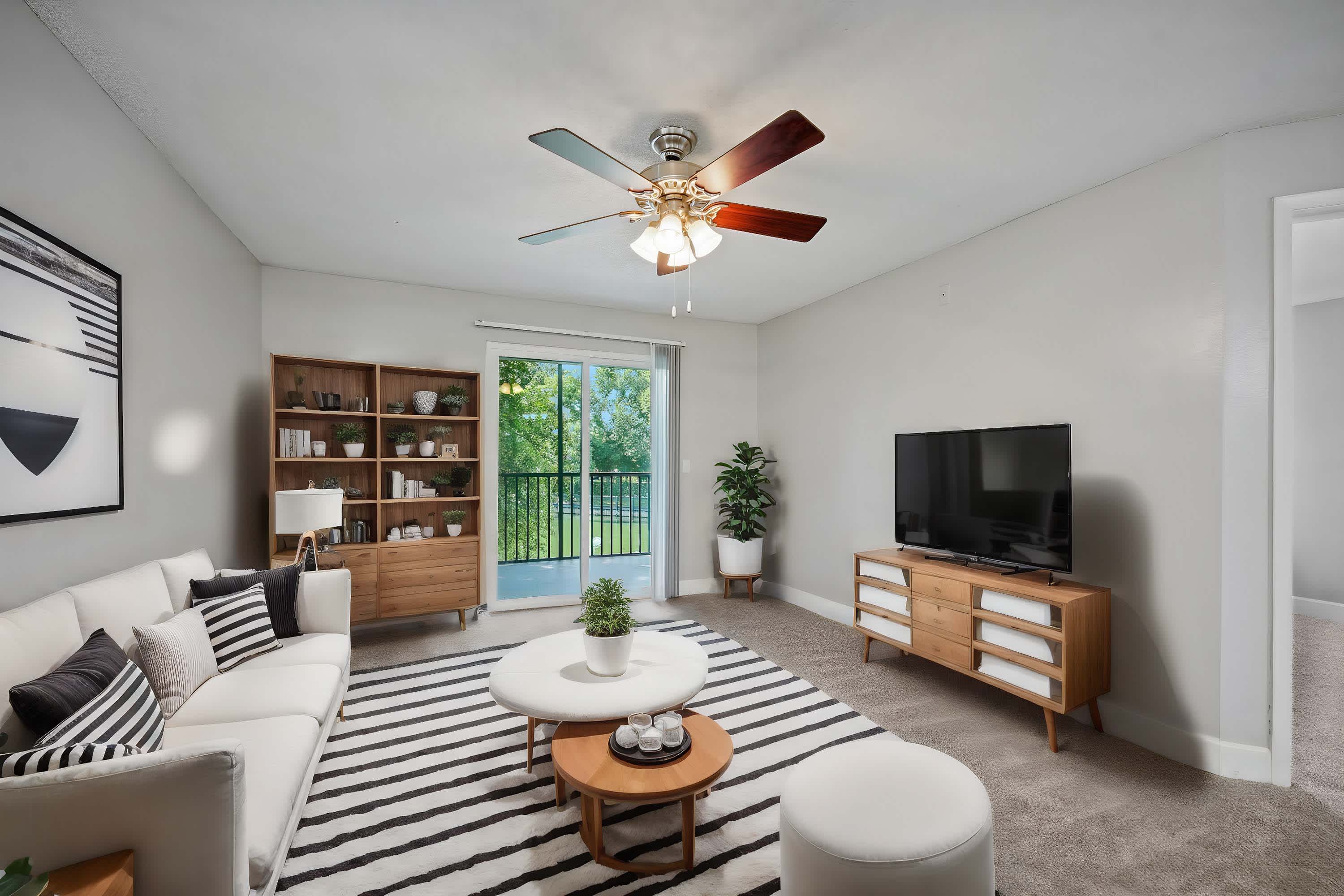 The Briercliff - 1 Bed 1 Bath - Living Room