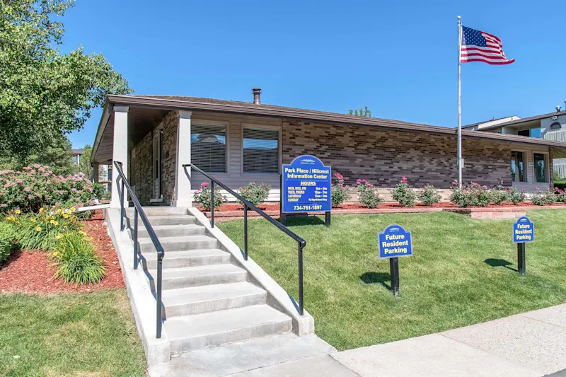 Leasing Office