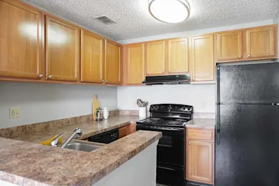 Walker - 1 Bed 1 Bath - Kitchen