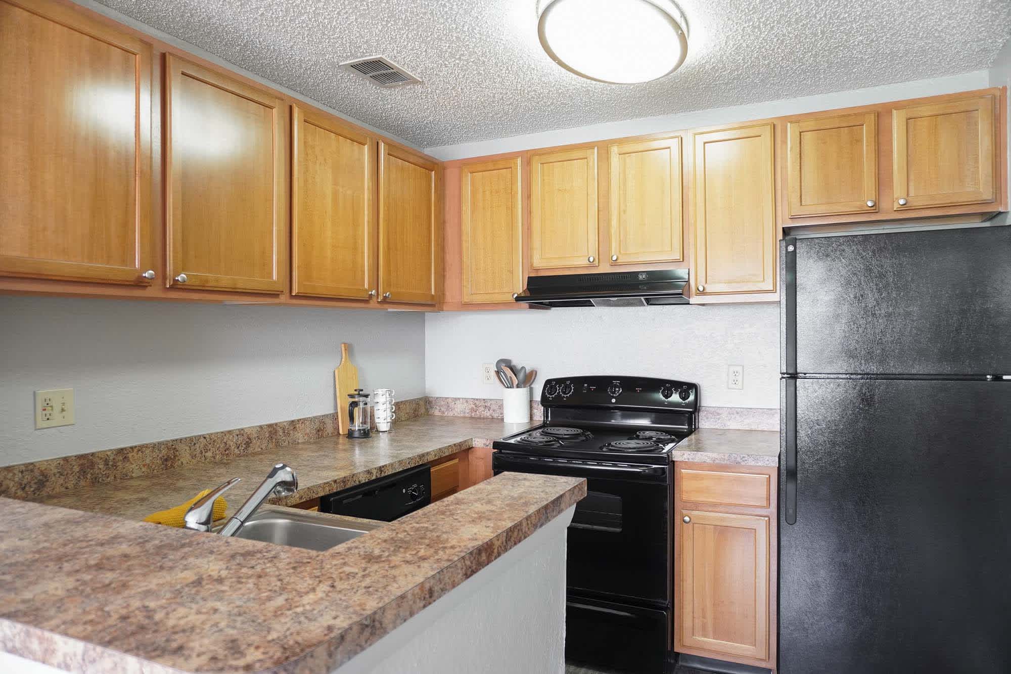 Walker - 1 Bed 1 Bath - Kitchen