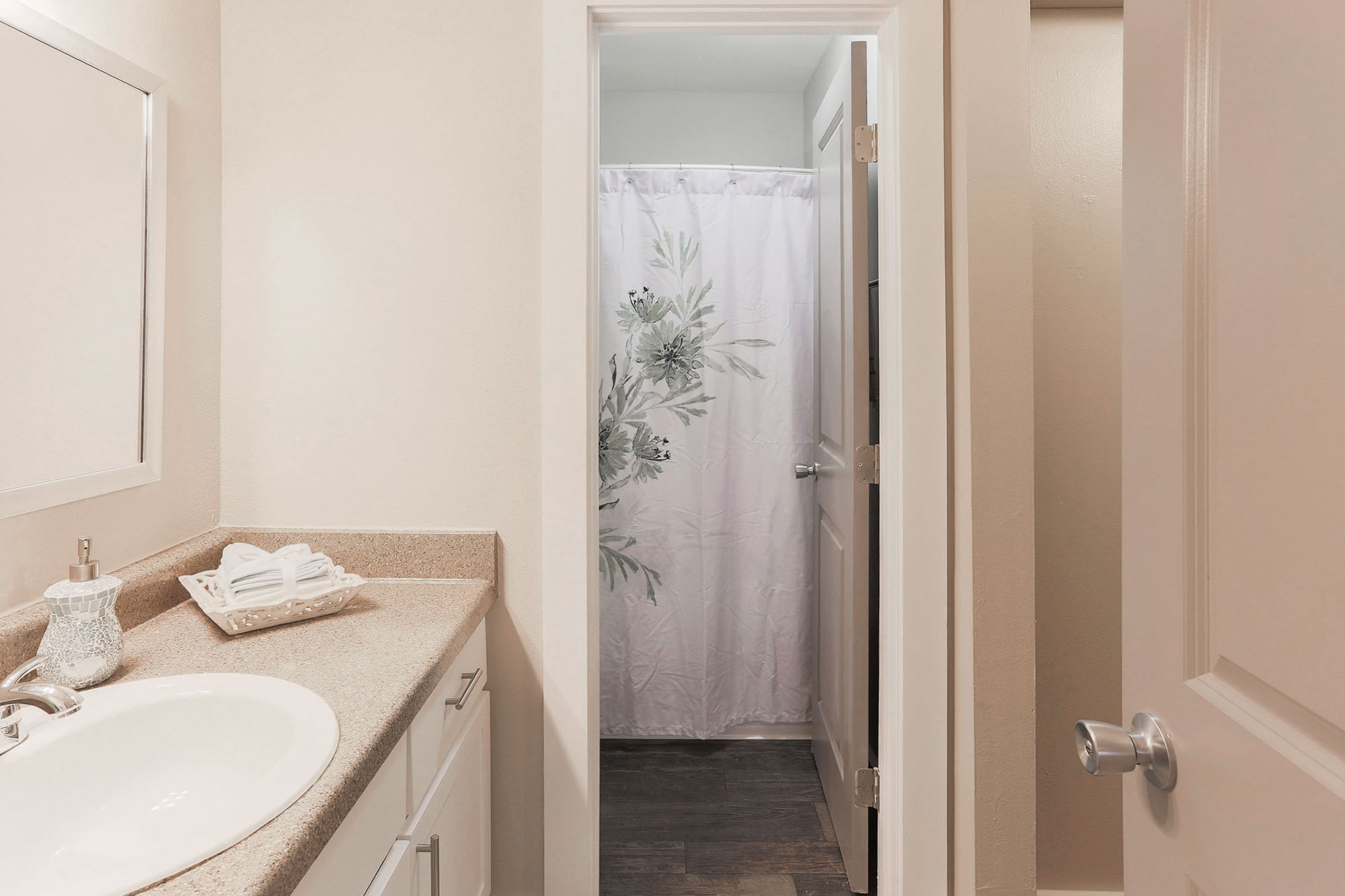 Champions - 1 Bed 1 Bath - Bathroom