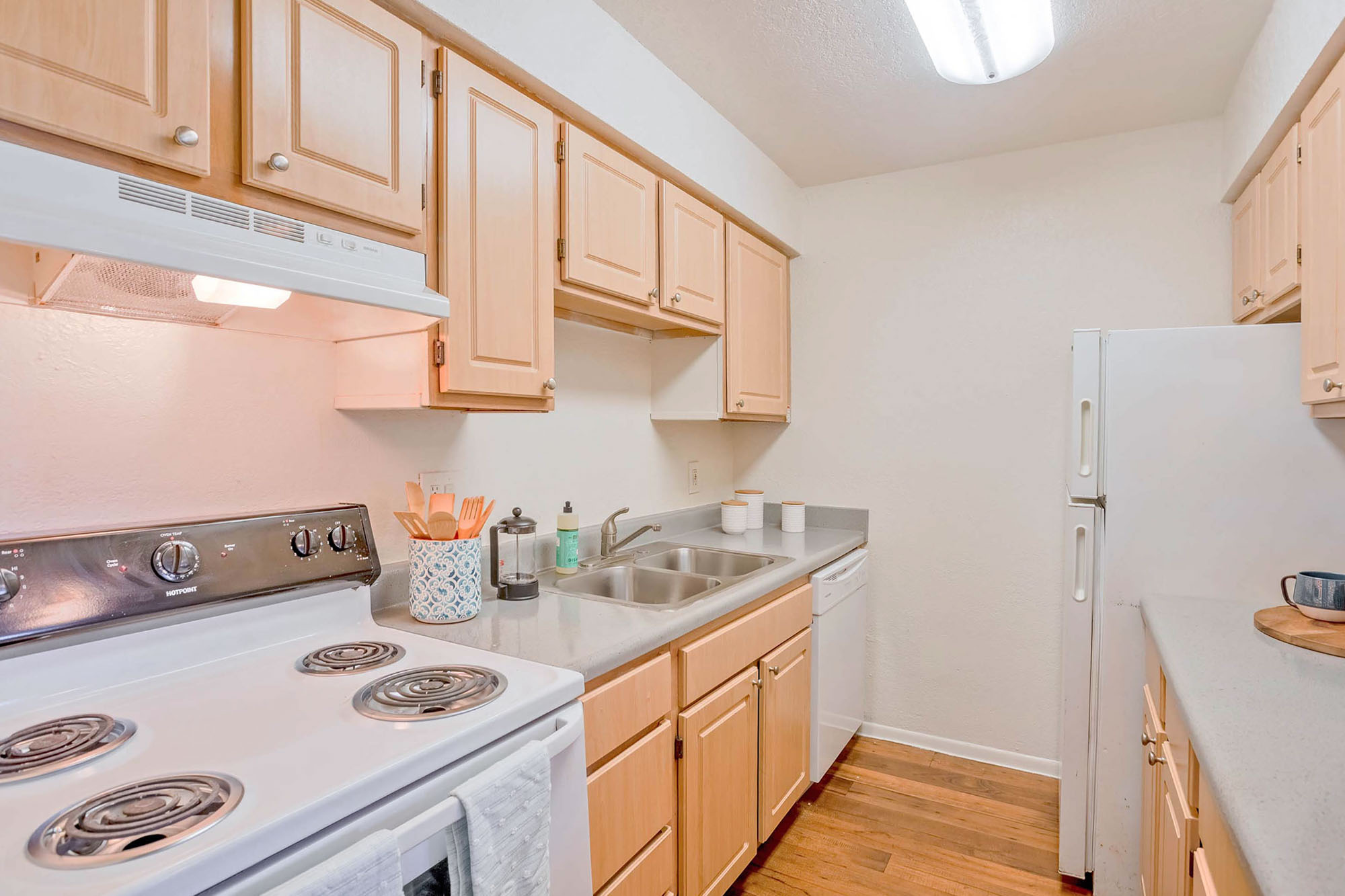 Dunns Creek - 2 Bed 2 Bath - Kitchen
