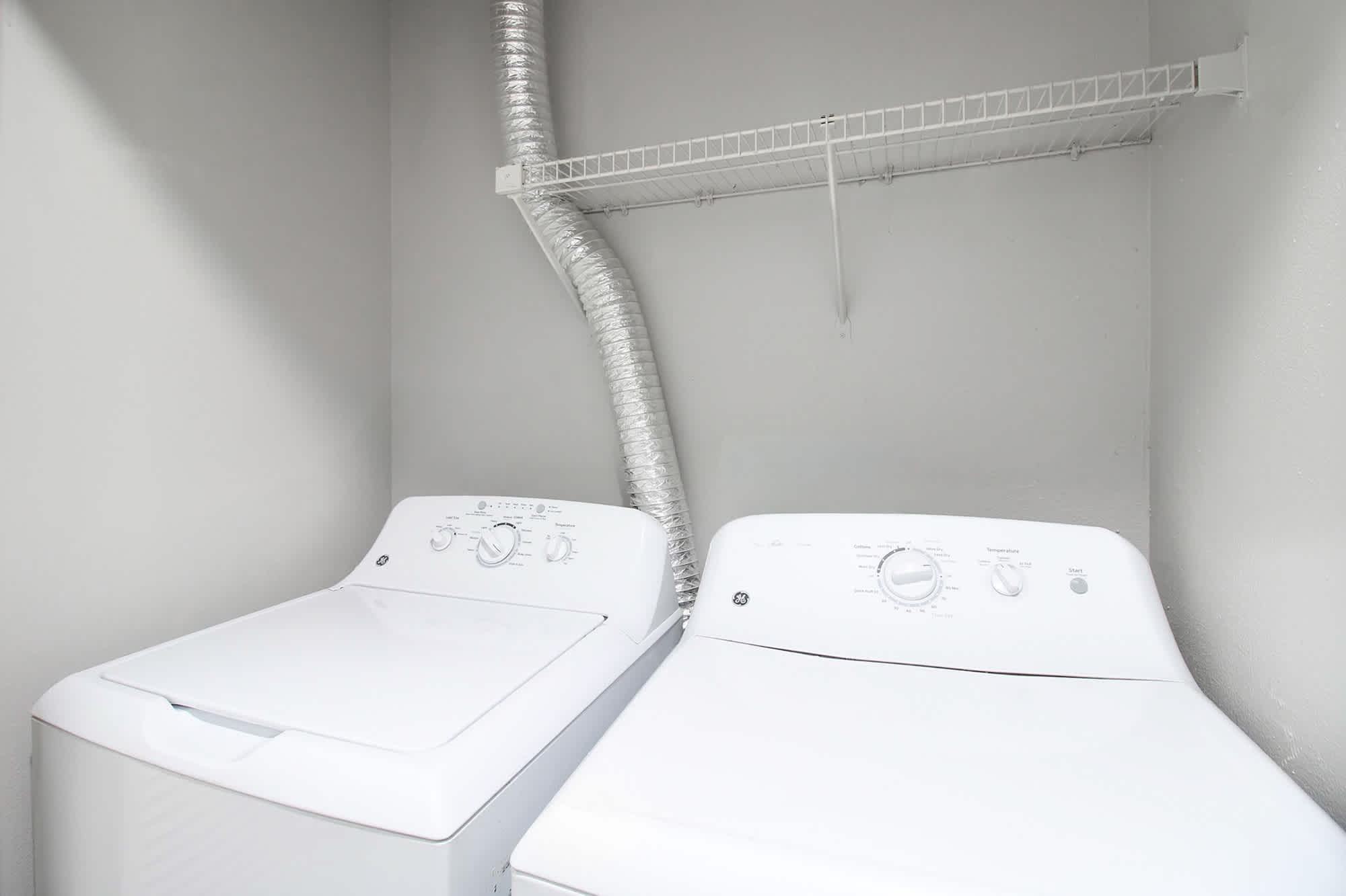 The Ashford - 1 Bed 1 Bath - Laundry