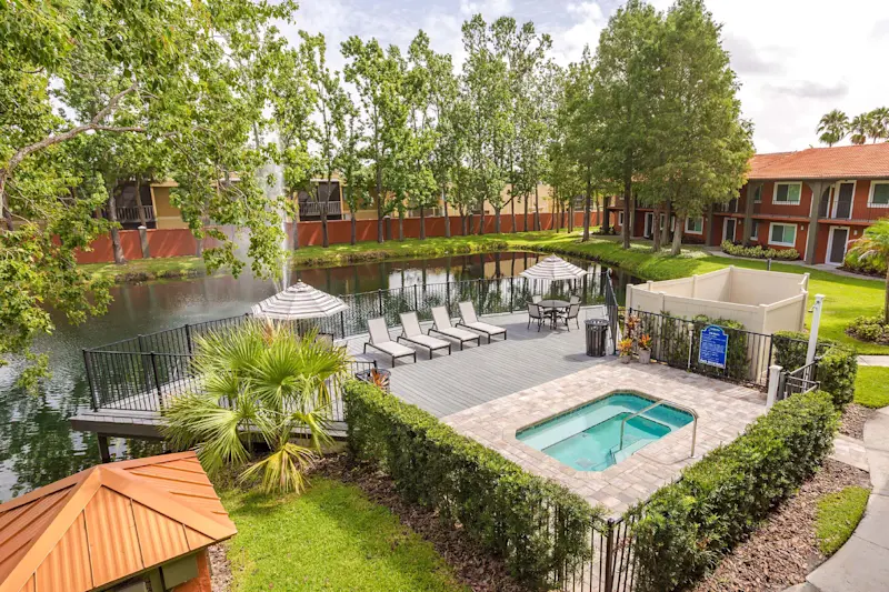 Sundeck Lounge & Spa