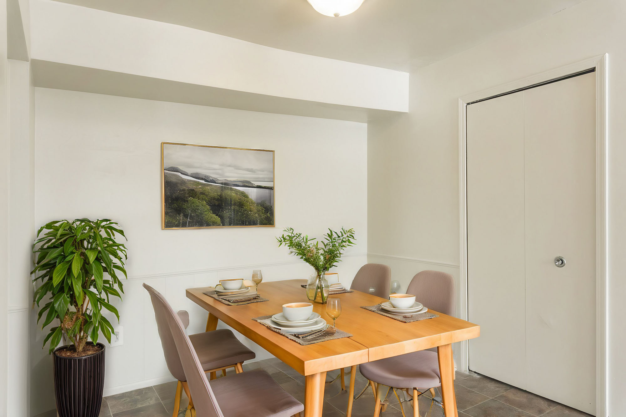 Carpenter - 1 Bed 1 Bath - Dining Room