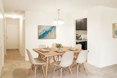 The Maiden - 1 Bed 1 Bath - Dining Room