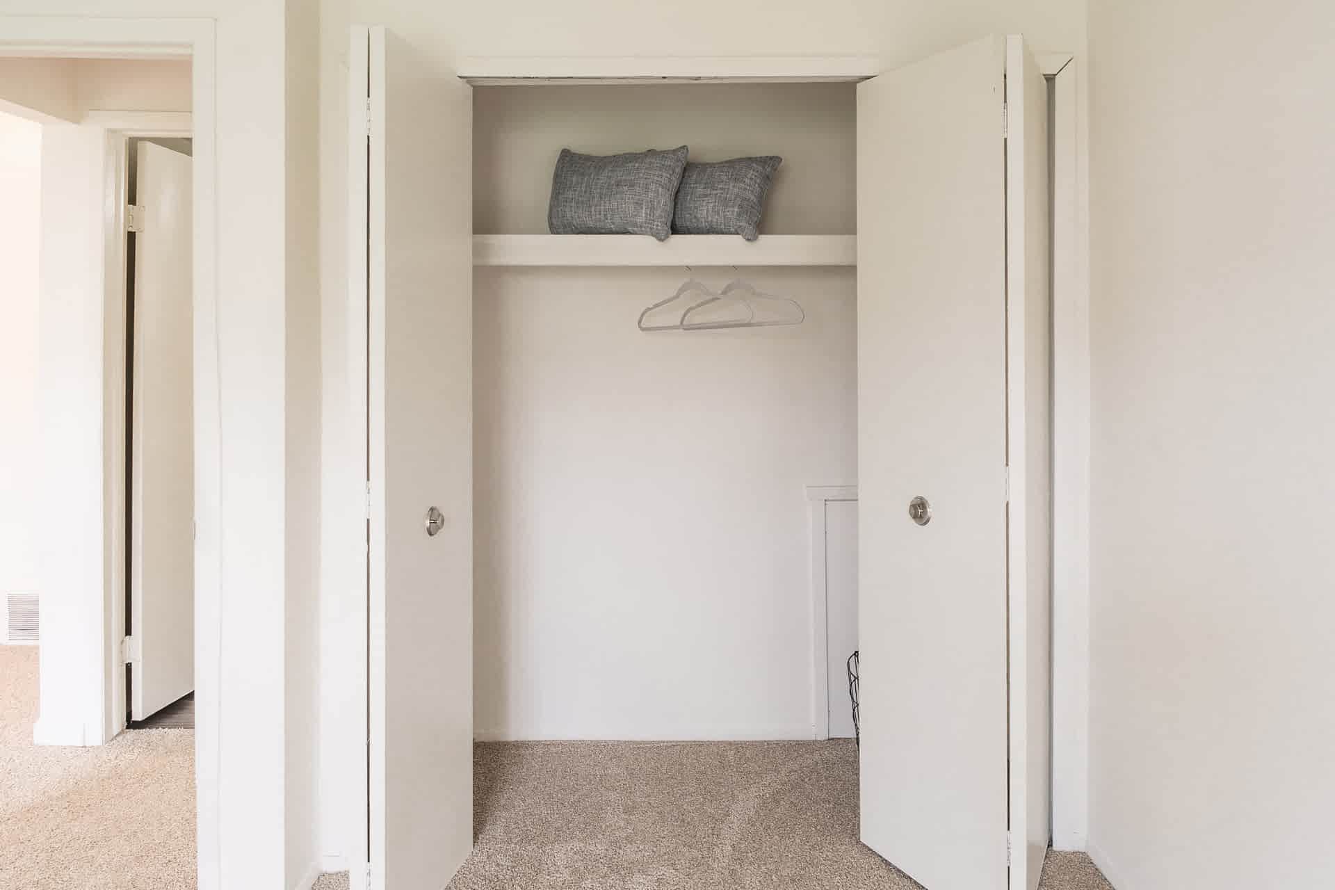 Algonac - 1 Bed 1 Bath - Bedroom Closet