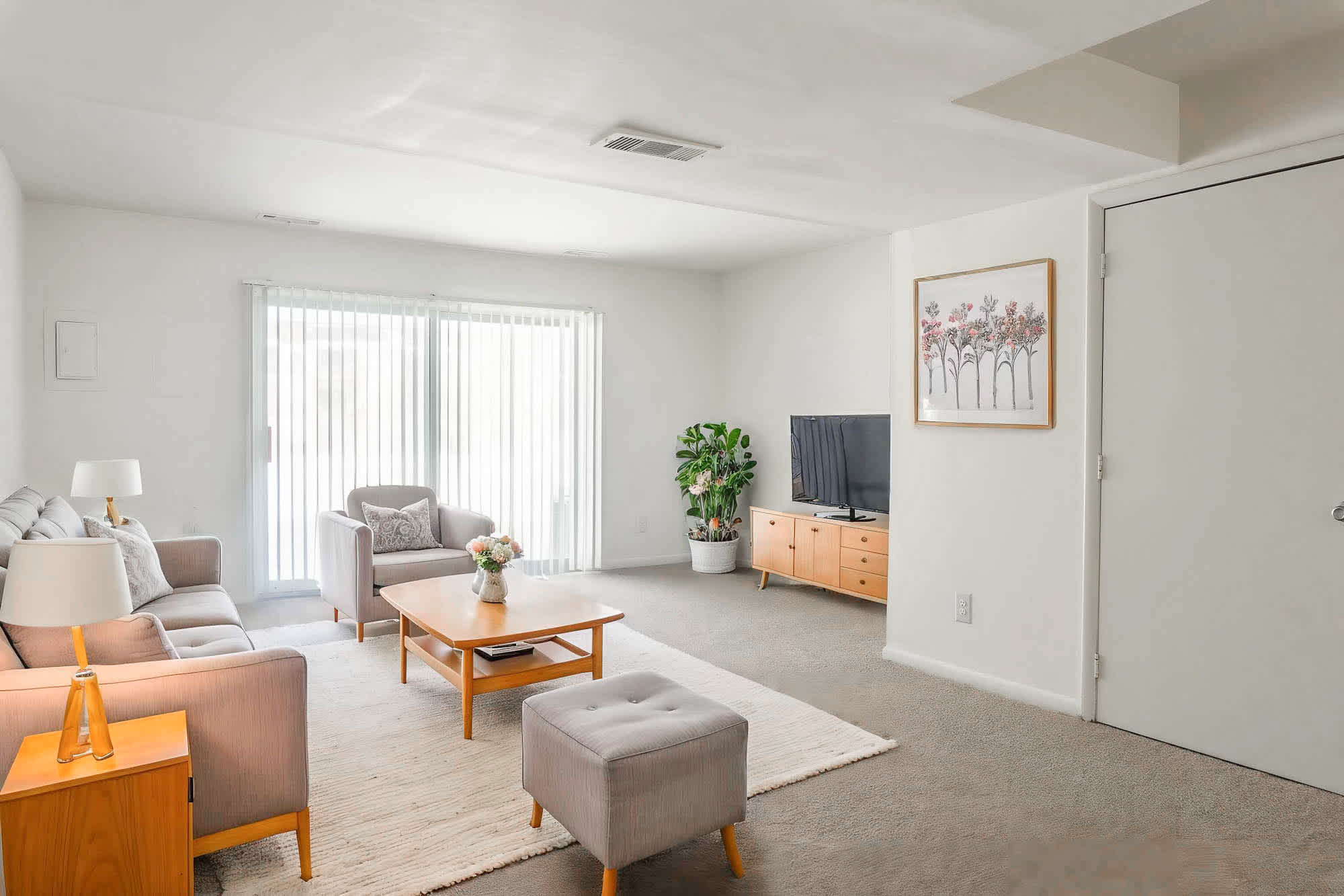 Superior - 2 Bed 1.5 Bath - Living Room