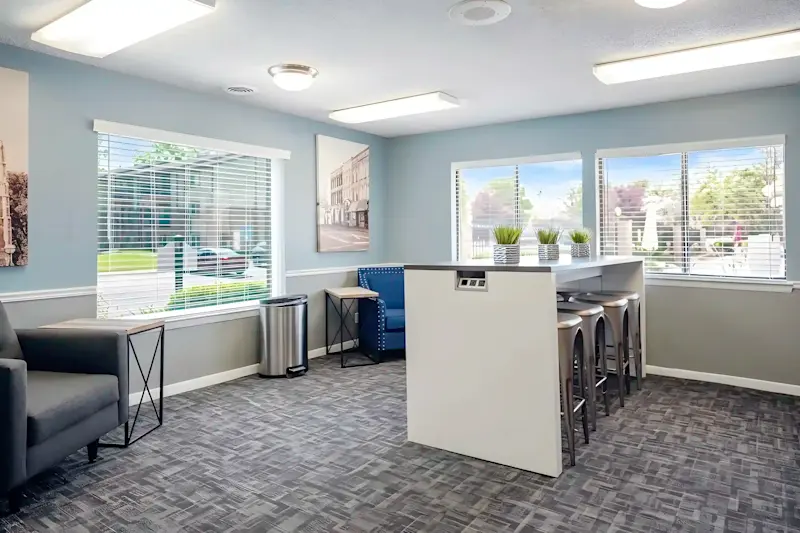 Leasing Office & Resident Lounge