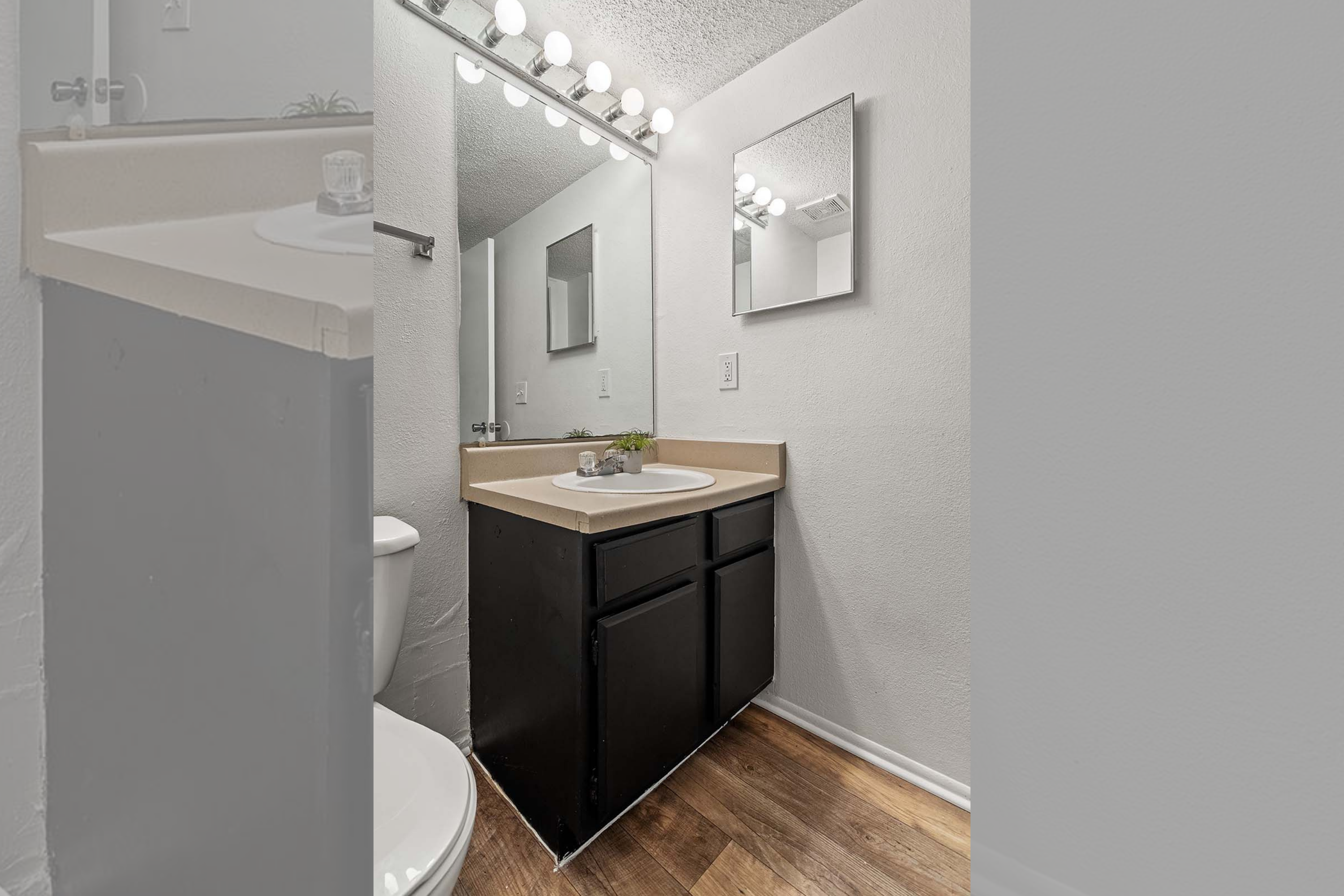 Earhart - 2 Bed 1.5 Bath - Half Bathroom