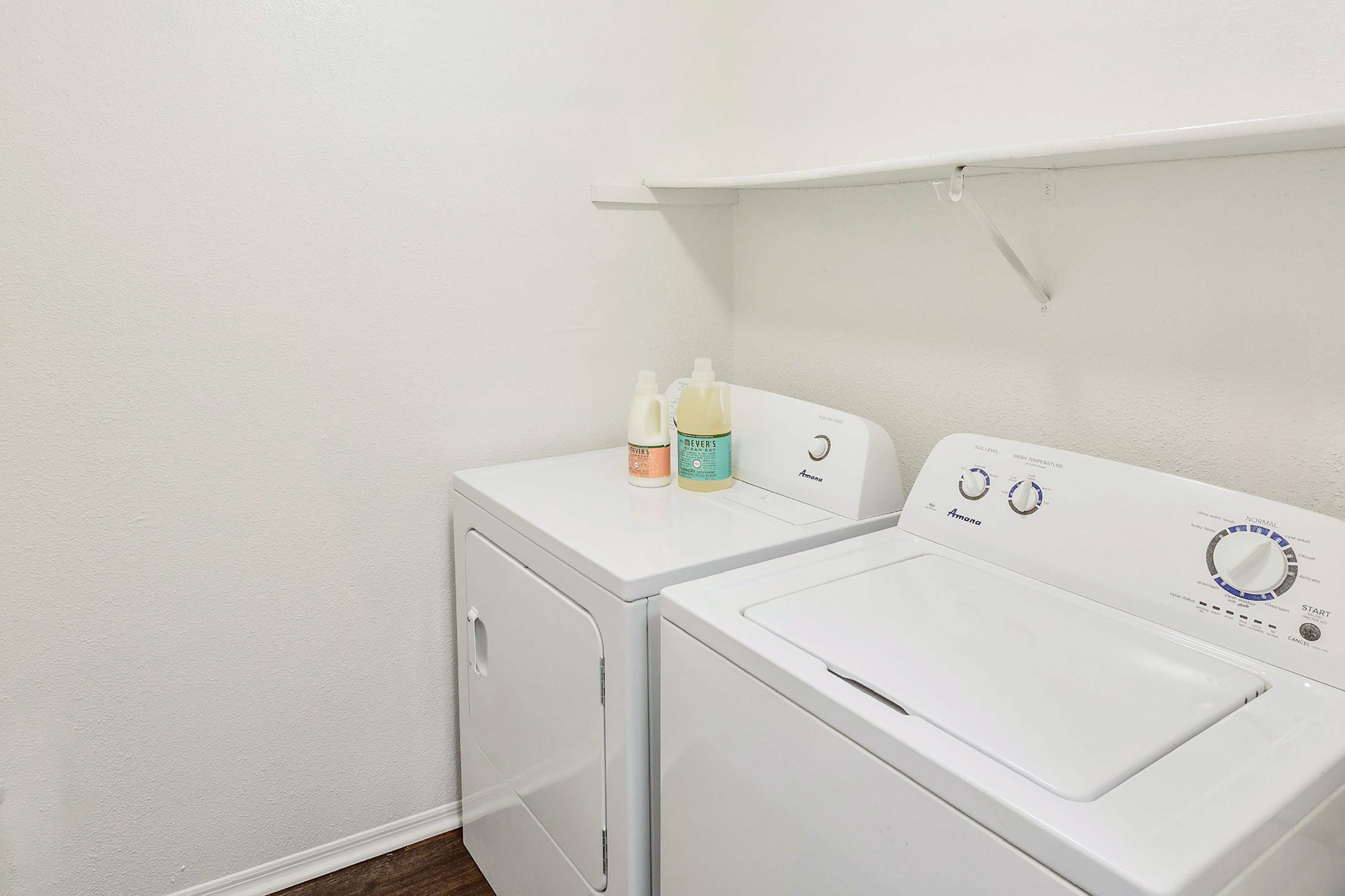 Captiva - 2 Bed 2 Bath - In-Unit Laundry