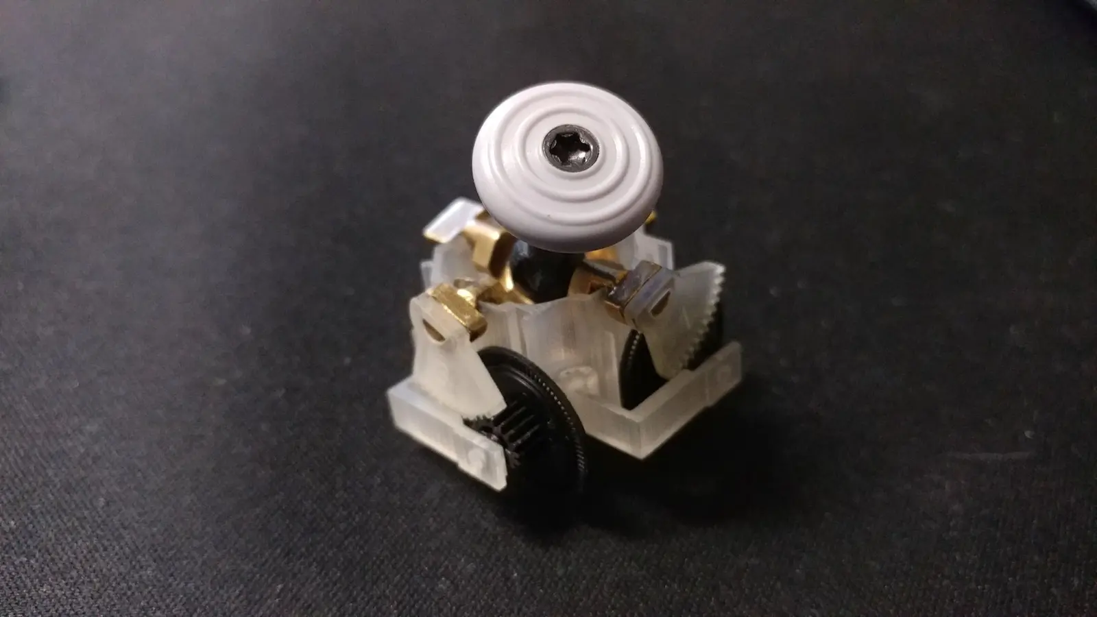This student used 3D printing and reverse engineering to fix a classic ...