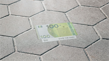 Scan The Cash: llenamos las terrazas de Chueca y Malasaña de dinero digital.