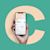 Main tenant un smartphone avec la lettre C en arrière-plan.