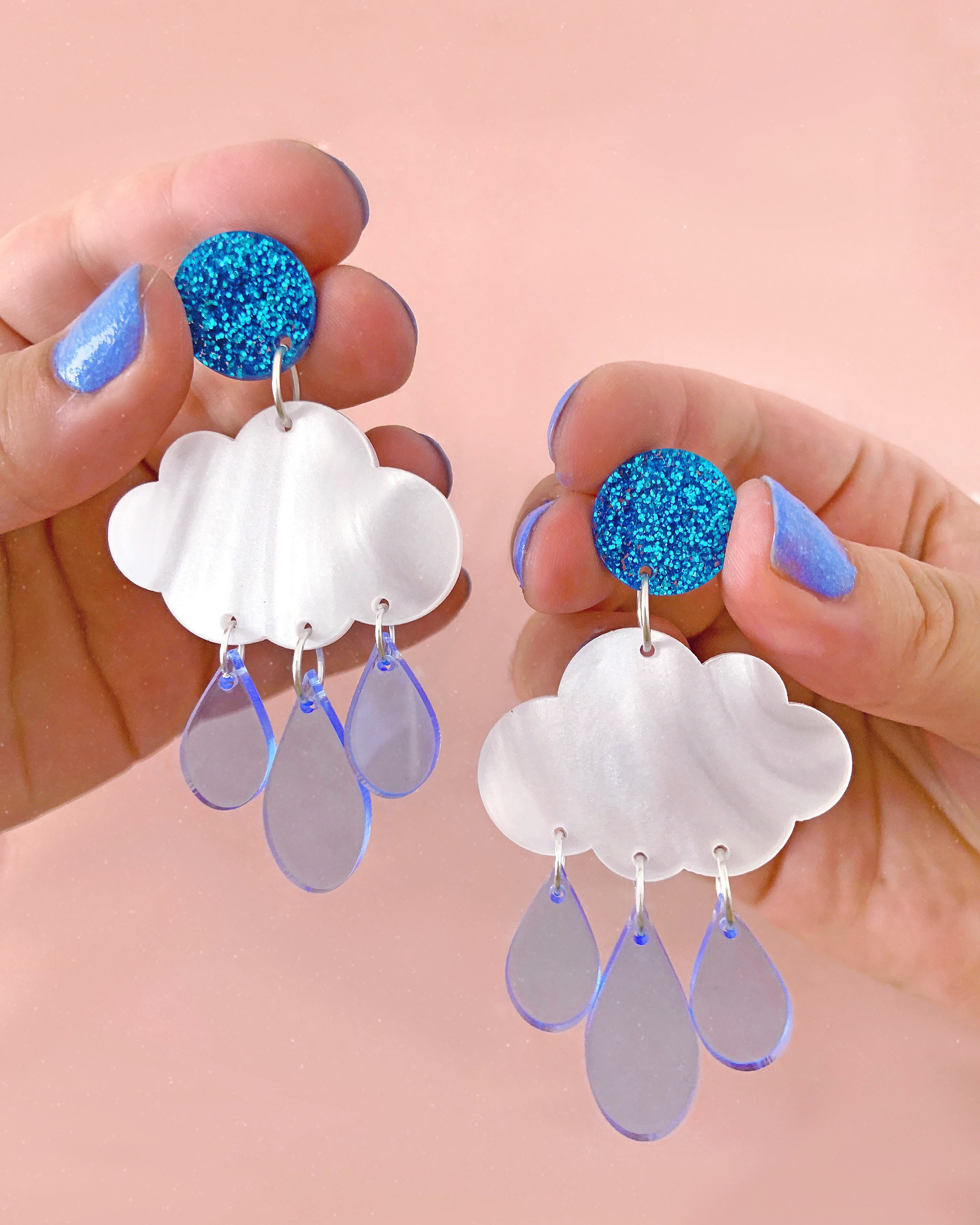 Pendientes de nube.