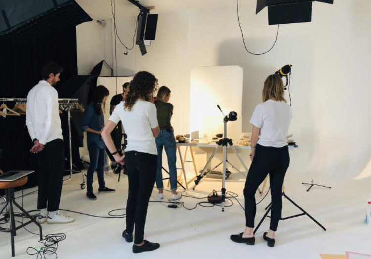 N26 Metal branding -photoshoot, teamwork.