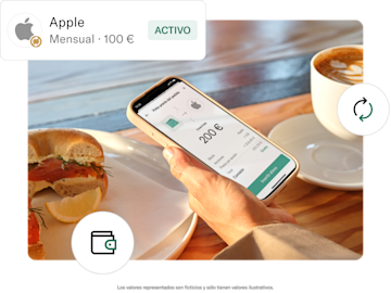 Una imagen de una mano sosteniendo un móvil junto a una mesa con un desayuno servido, con una ventana emergente en primer plano que muestra las acciones de Apple.