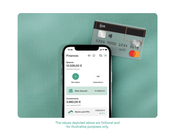 Mobil mit der N26-App, daneben eine transparente Karte.