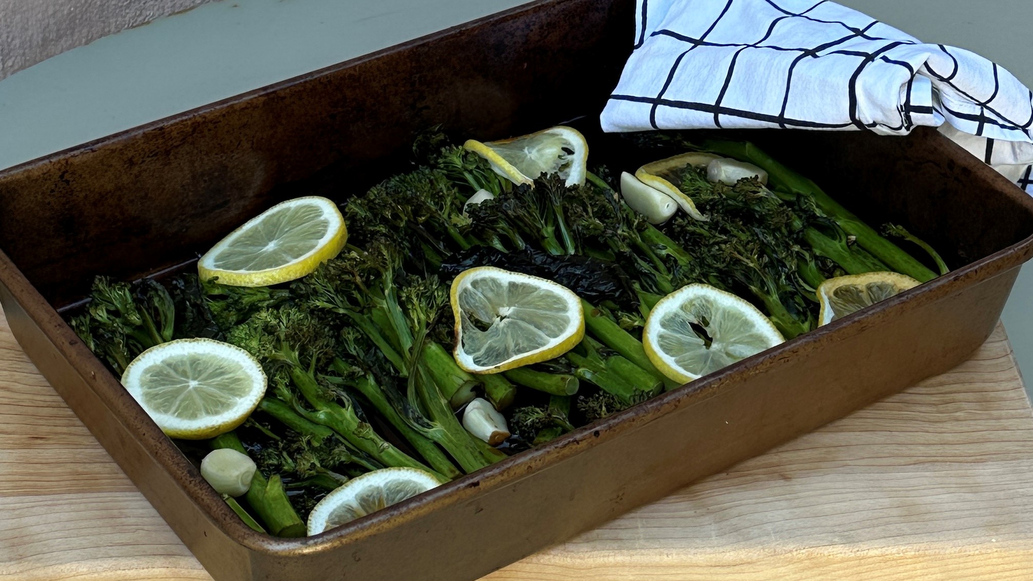 Food & Finance: Umami Brokkoli aus dem Ofen von Lea-Martine.