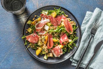 Une assiette de nourriture.