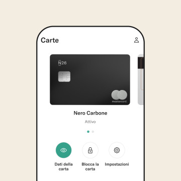 schermo del telefono con N26 metallo Mastercard.