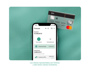 Móvil con la app N26, junto a una tarjeta transparente.