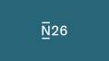 N26-Logo vor einem türkisfarbenen Hintergrund.