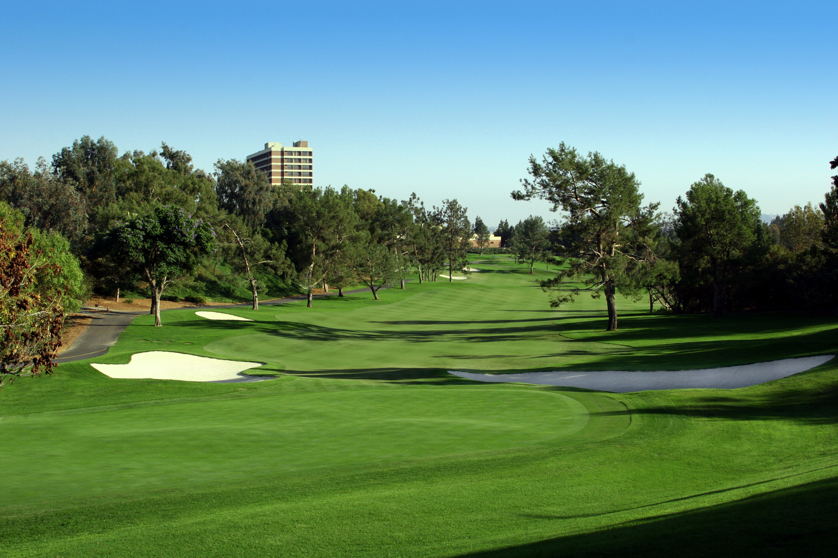 Eisenhower Course first hole and bunkers at Industry Hills.
