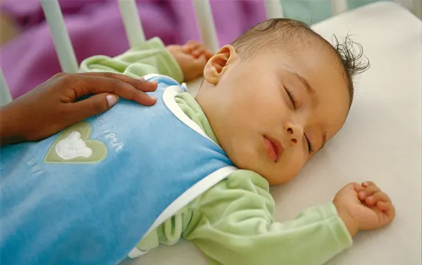 8-tips-to-keep-your-baby-safe-while-sleeping