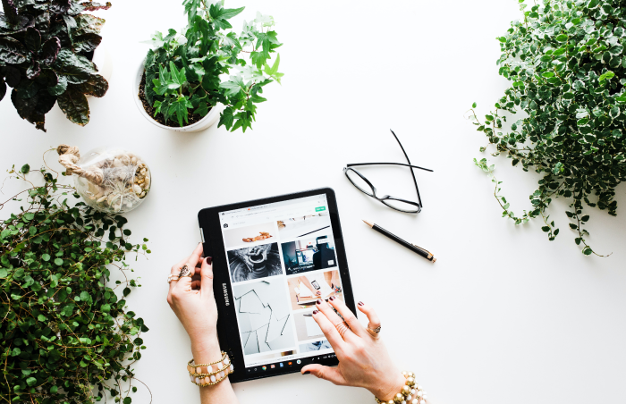 What are the best ecommerce platforms for your store in 2022? It is the first question to think about if you are planning to start an online business. 