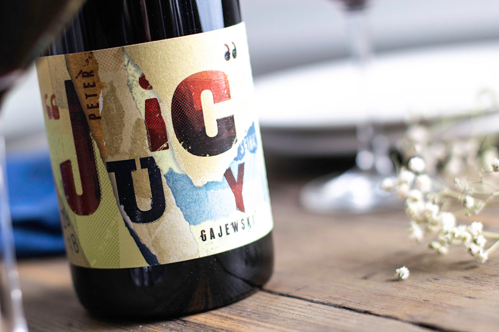 Peter 'Juicy' Gajewski's silky smooth Aussie Shiraz is packed to the brim with rich and juicy fruit, showcasing the best this grape has to offer.