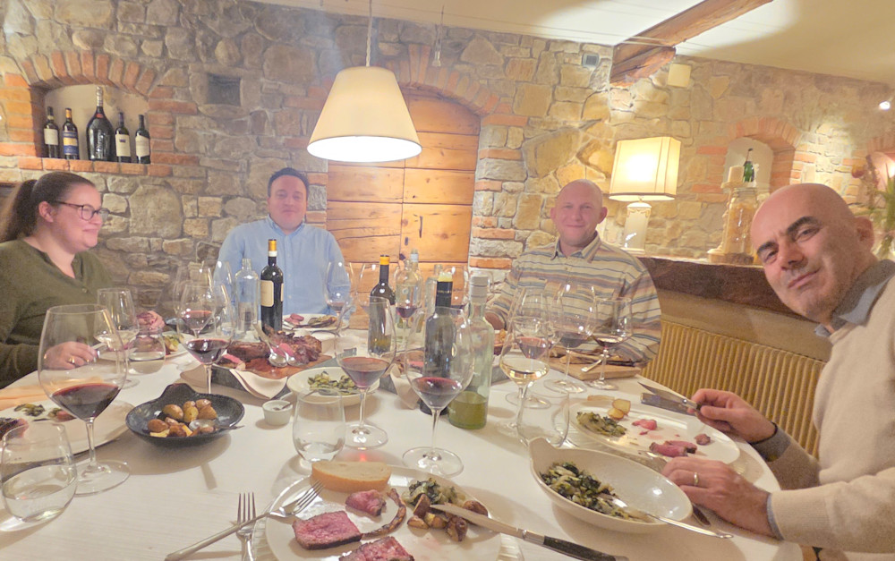 Dinner with Paolo Sacchetto: a brief pause for a photo before getting straight back to the feast.