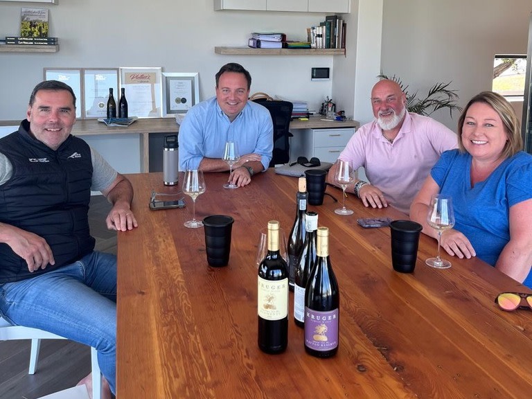 Two Angels, one winemaker and a slightly dishevelled Wine Guy in their element.