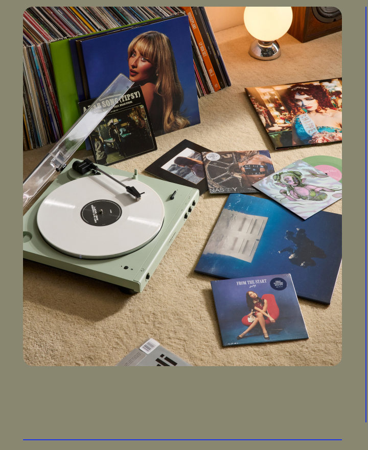 Clairo / アーバンアウトフィッターズ 限定 ライトピンクカラー盤 Clairo - Charm UO Exclusive LP | Urban Outfitters