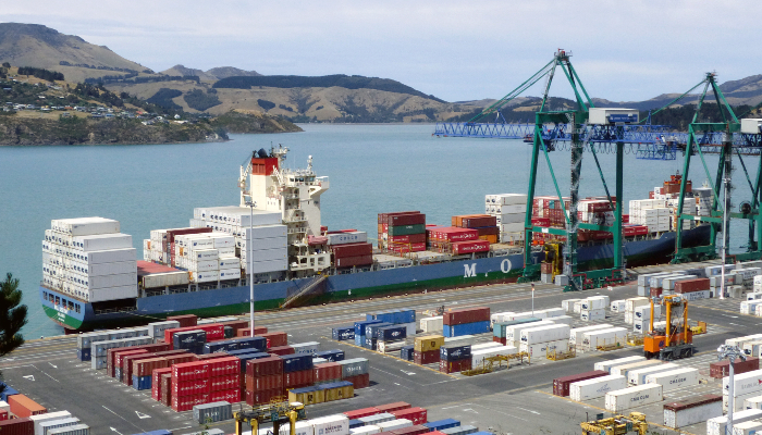 Image: MOL Destiny Container Ship (https://www.flickr.com/photos/volvob12b/16013646828/) by Bernard Spragg on Flickr.