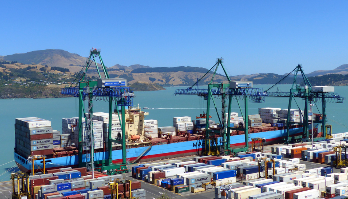 Image: LARS MAERSK. (15678274173) (https://commons.wikimedia.org/wiki/File:LARS_MAERSK._(15678274173).jpg) by Bernard Spragg. NZ on Wikimedia Commons. CC0 1.0 (https://creativecommons.org/publicdomain/zero/1.0/deed.en). Image cropped.
