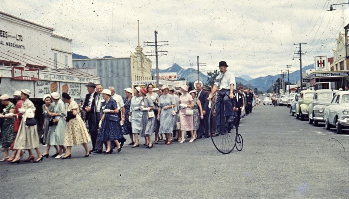 Image: Parade of former pupils (https://heritage.tasmanlibraries.govt.nz/nodes/view/5581) by Keith Hamblyn on Tasman Heritage.
